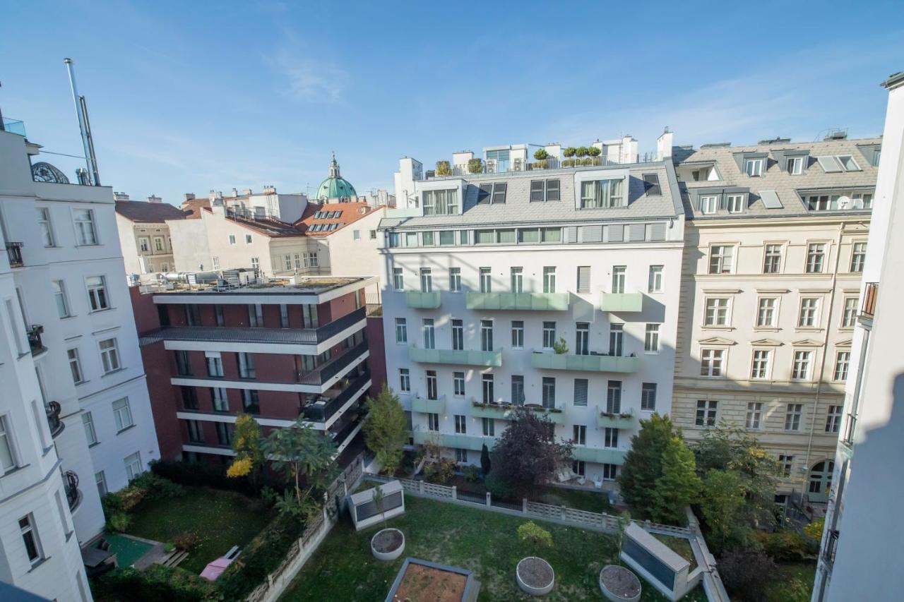 Moderne Trifft Tradition Im Herzen Wiens Buitenkant foto